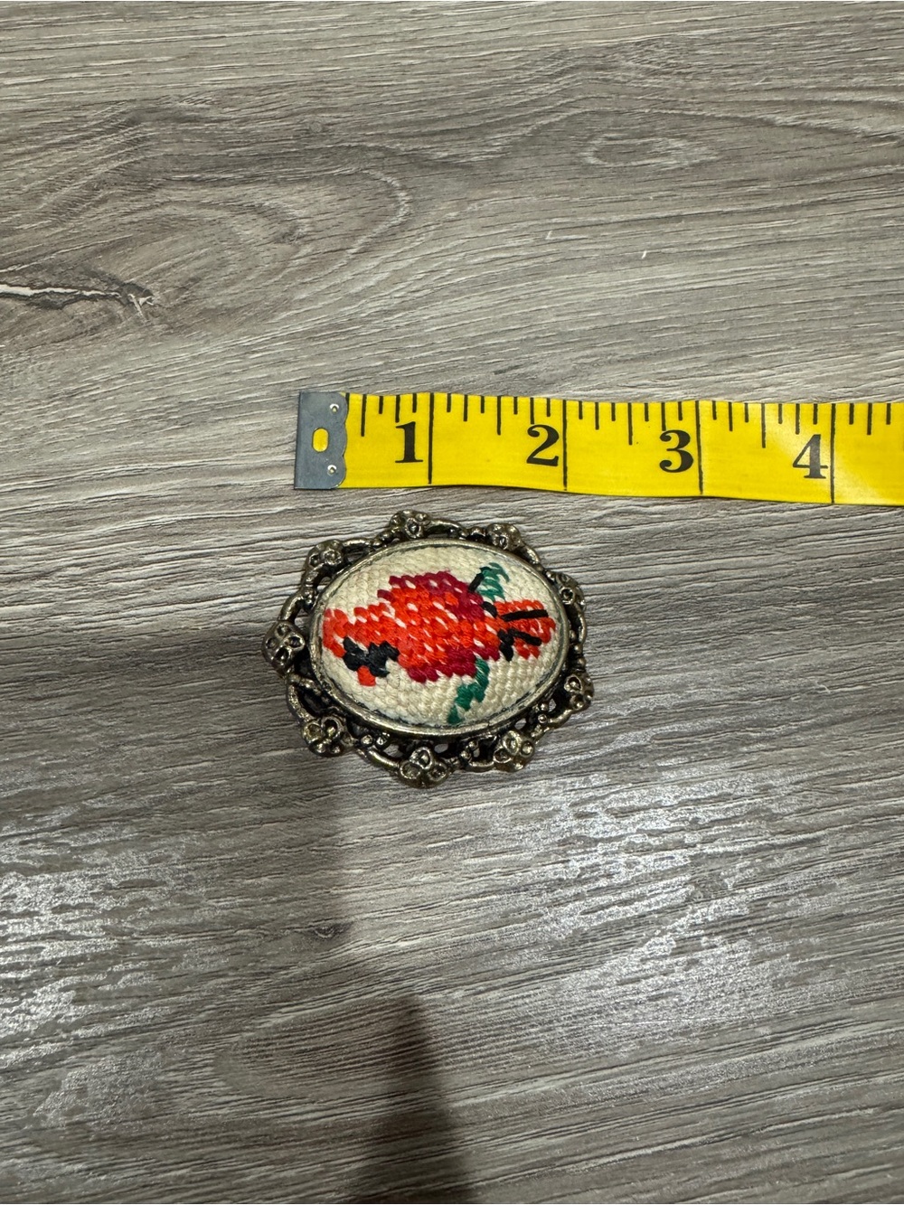 Cardinal Bird Embroidered Brooch - Good Condition - Picture 2 of 9